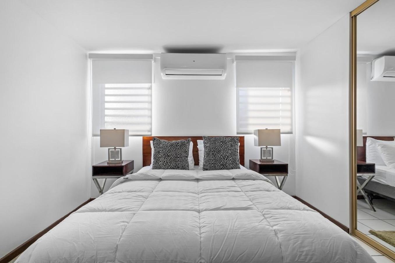 Hidden Gem In Miramar- Power Generator- Parking Apartment San Juan Luaran gambar